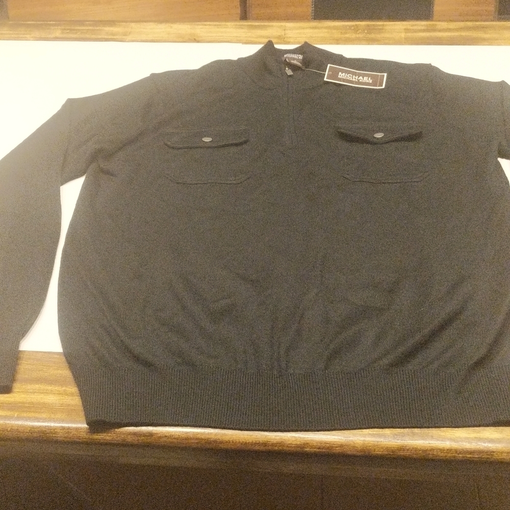 Michael Kors Men's Long sleeve sweater. Black. Large